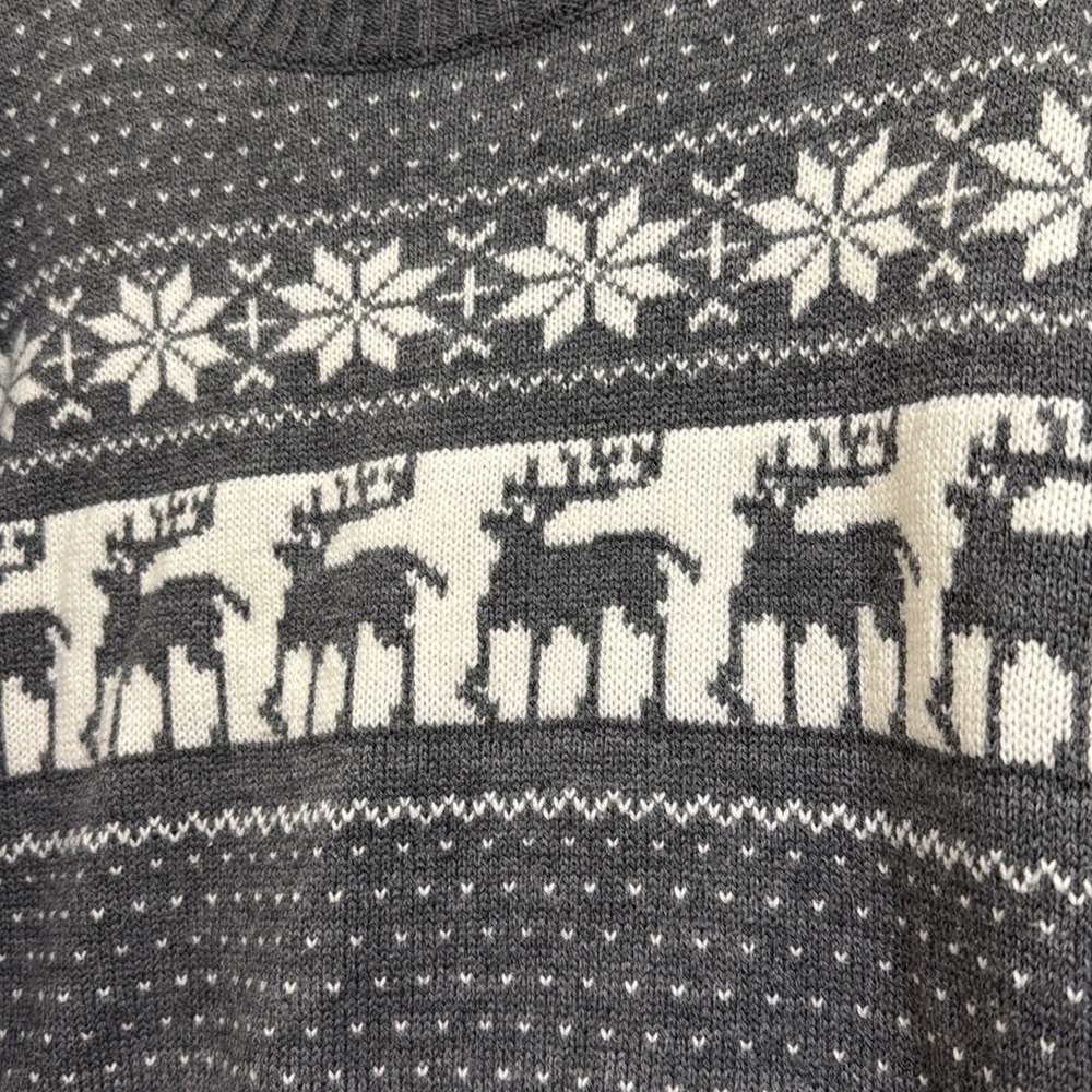 POL Nordic Reindeer Sweater - Picture 4 of 7
